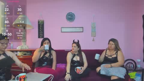 Snapshot of hanna_mature01 chatting on 09/23/25, 01:47 Hanna online show from 09/23/25, 01:47