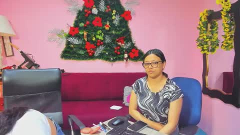 Snapshot of hanna_mature01 chatting on 01/19/26, 12:42 Hanna online show from 01/19/26, 12:42