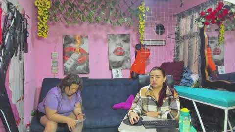 Snapshot of hanna_mature01 chatting on 05/19/26, 12:22 Hanna online show from 05/19/26, 12:22