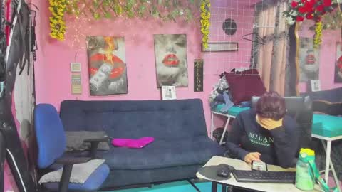 Snapshot of hanna_mature01 chatting on 05/28/26, 12:13 Hanna online show from 05/28/26, 12:13