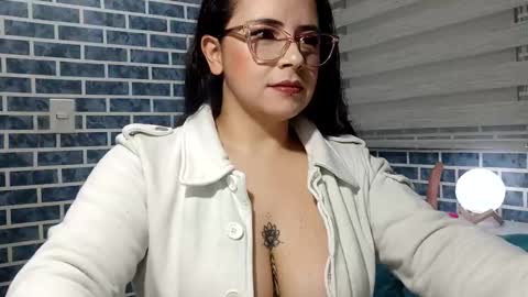 hanna_moons online show from 04/25/26, 01:19