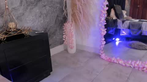 Snapshot of hanna_moss chatting on 05/15/26, 11:34 Hanna online show from 05/15/26, 11:34