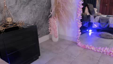 Snapshot of hanna_moss chatting on 05/15/26, 11:45 Hanna online show from 05/15/26, 11:45