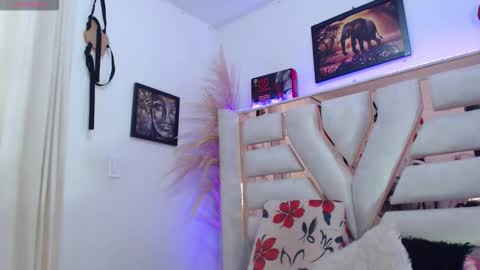 hanna_plum online show from 11/04/25, 01:59