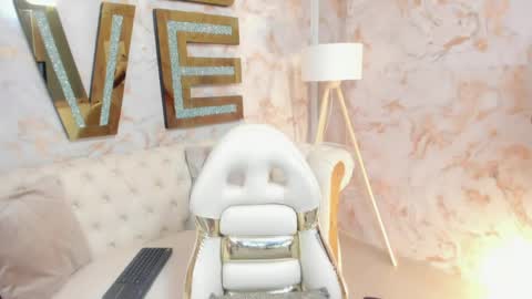 EVA online show from 04/21/26, 01:53