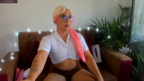 Snapshot of hanna_sofi4 chatting on 12/31/24, 03:53 Hanna Capicorn online show from 12/31/24, 03:53