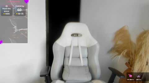 Snapshot of hanna_sofi4 chatting on 01/15/25, 01:09 Hanna Capicorn online show from 01/15/25, 01:09