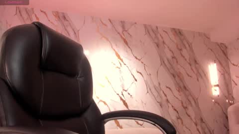 Snapshot of hannaconnor_ chatting on 02/19/25, 10:20 Hanna Connor online show from 02/19/25, 10:20