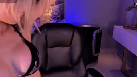 Snapshot of hannaconnor_ chatting on 07/03/26, 10:38 Hanna Connor online show from 07/03/26, 10:38