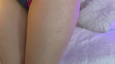 Snapshot of hannacruzsj chatting on 11/26/25, 09:27 hannacruzsj online show from 11/26/25, 09:27