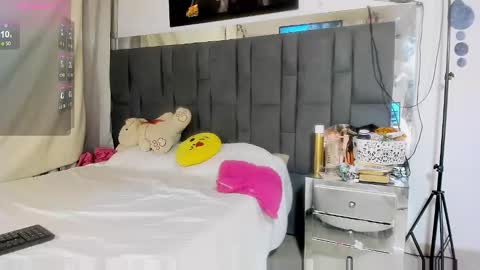 Snapshot of hannaebony chatting on 01/11/25, 07:28 Vanessa Ebony online show from 01/11/25, 07:28