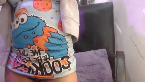 Snapshot of hannafalls chatting on 12/01/25, 05:34 SARA online show from 12/01/25, 05:34