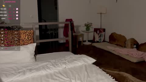 Snapshot of hannah_allin chatting on 02/19/25, 05:49 Hannah Allin online show from 02/19/25, 05:49