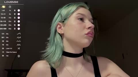 Snapshot of hannah_allin chatting on 02/25/25, 05:36 Hannah Allin online show from 02/25/25, 05:36