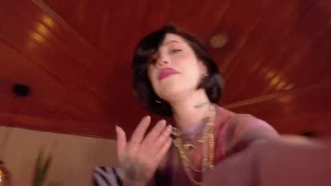 Hannah  online show from 10/08/25, 08:17