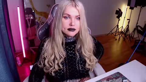 Hannah online show from 01/30/25, 04:48