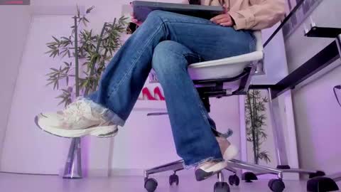 HANNAH HOWELL online show from 11/10/25, 09:19