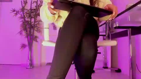 HANNAH HOWELL online show from 07/27/26, 09:49