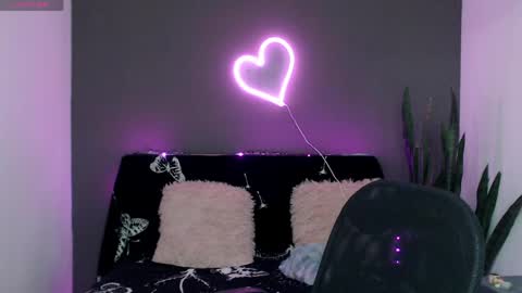 HannahHexx online show from 04/24/26, 04:04