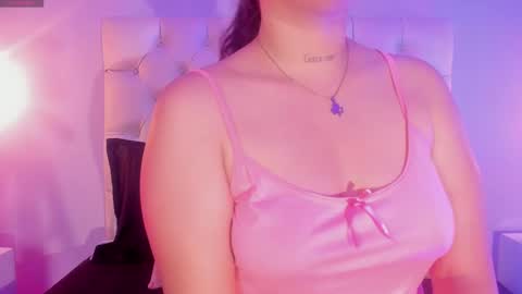 Snapshot of hannah_jonhson_1 chatting on 02/16/25, 04:20 Hannah online show from 02/16/25, 04:20