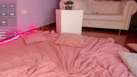 Snapshot of hannah_jonhson_1 chatting on 03/11/25, 07:48 Hannah online show from 03/11/25, 07:48