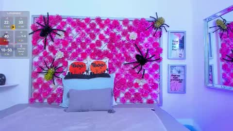 Snapshot of hannah_miller_1 chatting on 10/24/25, 12:01 Hannah Miller online show from 10/24/25, 12:01