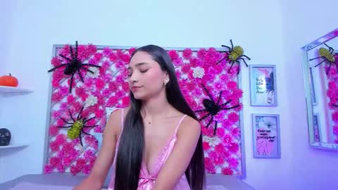 Snapshot of hannah_miller_1 chatting on 10/29/25, 11:34 Hannah Miller online show from 10/29/25, 11:34