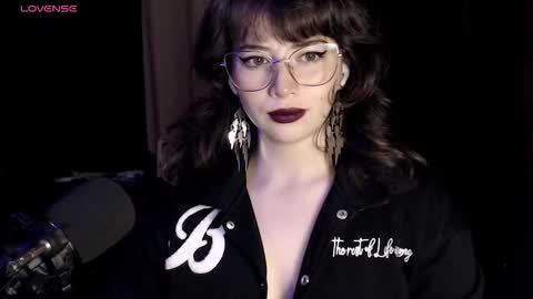 Snapshot of hannah_valhalla chatting on 12/14/25, 03:01 Hannah online show from 12/14/25, 03:01