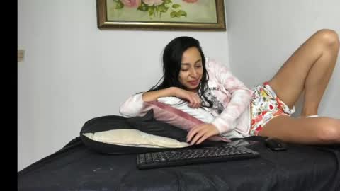 Snapshot of hannah_whitee_ chatting on 04/25/26, 12:08 Hannah online show from 04/25/26, 12:08