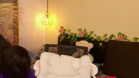 Hannah Williams online show from 09/17/25, 09:16