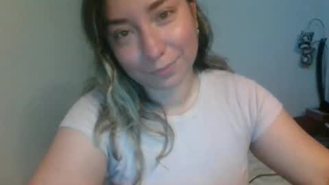 hannahevans2 online show from 11/13/25, 11:47