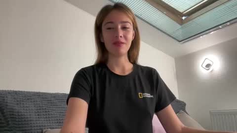 hannahinto online show from 11/19/25, 04:34