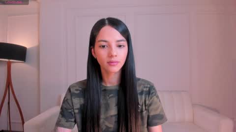 Snapshot of hannahjamesx chatting on 12/01/24, 04:51 HANNAH J online show from 12/01/24, 04:51