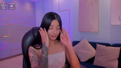 Snapshot of hannahjamesx chatting on 02/05/25, 09:50 HANNAH J online show from 02/05/25, 09:50