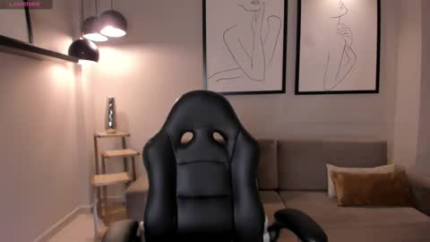 Snapshot of hannahjamesx chatting on 03/03/25, 05:39 HANNAH J online show from 03/03/25, 05:39