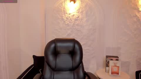 Snapshot of hannahjamesx chatting on 11/02/25, 05:04 HANNAH J online show from 11/02/25, 05:04