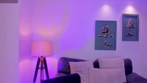 HANNAH J online show from 12/22/25, 07:22