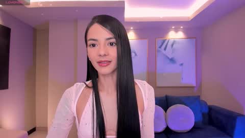 Snapshot of hannahjamesx chatting on 02/17/26, 12:34 HANNAH J online show from 02/17/26, 12:34