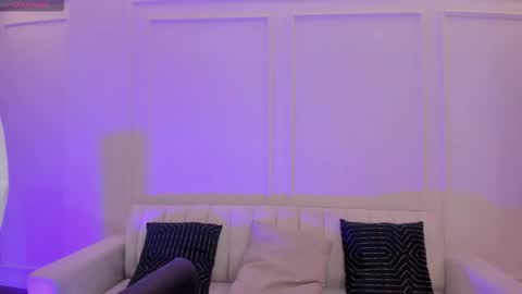 Snapshot of hannahjamesx chatting on 02/18/26, 12:34 HANNAH J online show from 02/18/26, 12:34