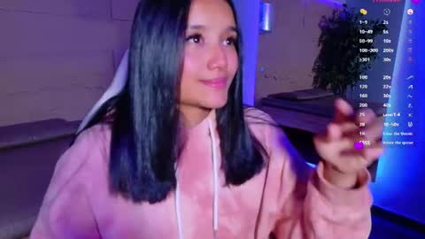 hannahmonttgomery  Help me reach 100 Hands up online show from 06/23/26, 04:49