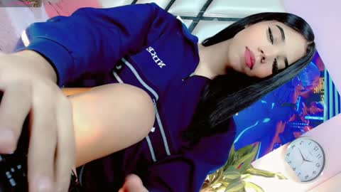 hannahsmit_ online show from 12/29/24, 02:17