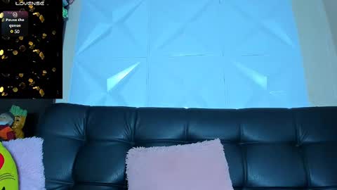 Hanna Independent Model online show from 03/07/25, 03:51