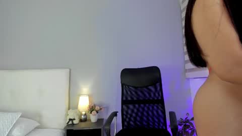 hannamartinnez online show from 02/09/25, 08:56