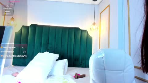 HannaPaola online show from 01/09/25, 10:41