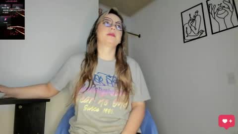 Snapshot of hannasofiax chatting on 04/27/26, 05:00 hannasofia x Schedule 700 -1400GTM-5 online show from 04/27/26, 05:00