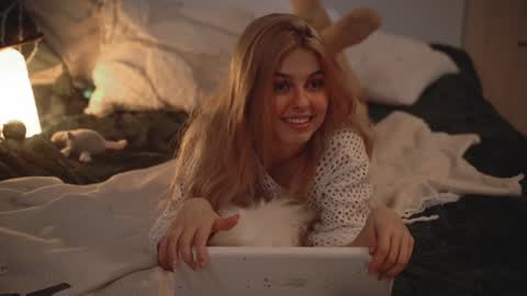 Snapshot of hannasthesia chatting on 12/10/24, 08:40 Hanna online show from 12/10/24, 08:40