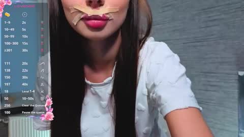 Snapshot of hannavaile chatting on 10/15/25, 07:19 Hanna online show from 10/15/25, 07:19