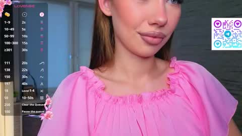 Snapshot of hannavaile chatting on 10/29/25, 07:32 Hanna online show from 10/29/25, 07:32