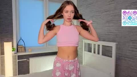 Snapshot of hannavaile chatting on 11/12/25, 06:14 Hanna online show from 11/12/25, 06:14