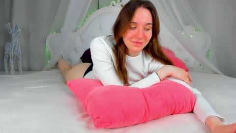 Hannavanilla online show from 04/12/26, 01:21